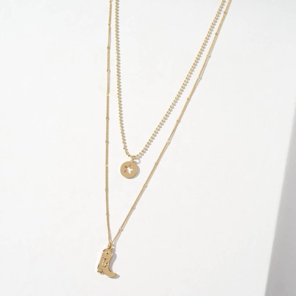 ✨ Adorable Golden Cowboy Boot & Star Charm Layered Necklace ✨ - Picture 2 of 2